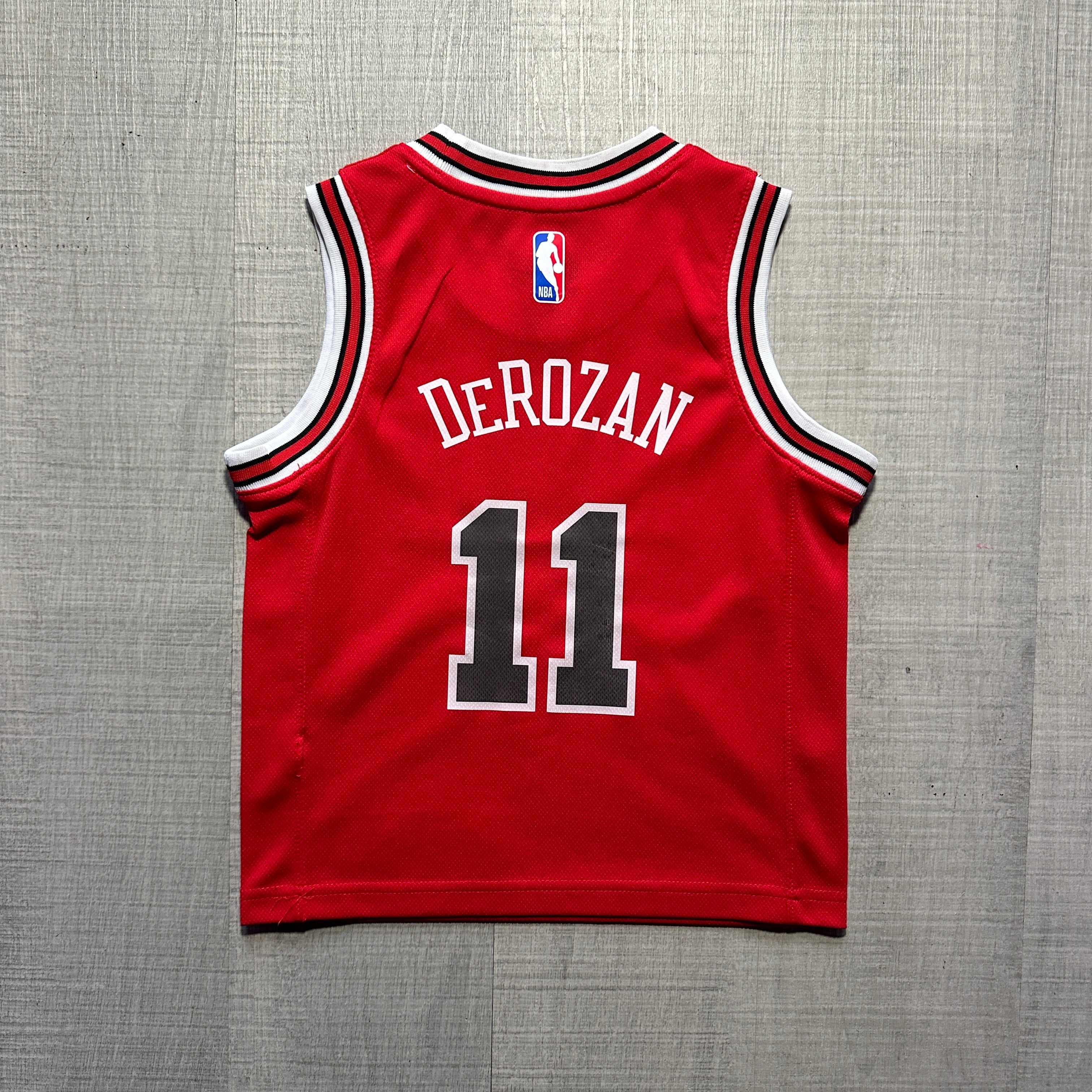 DeMar DeRozan Chicago Bulls Icon Edition Nike Kids Jersey