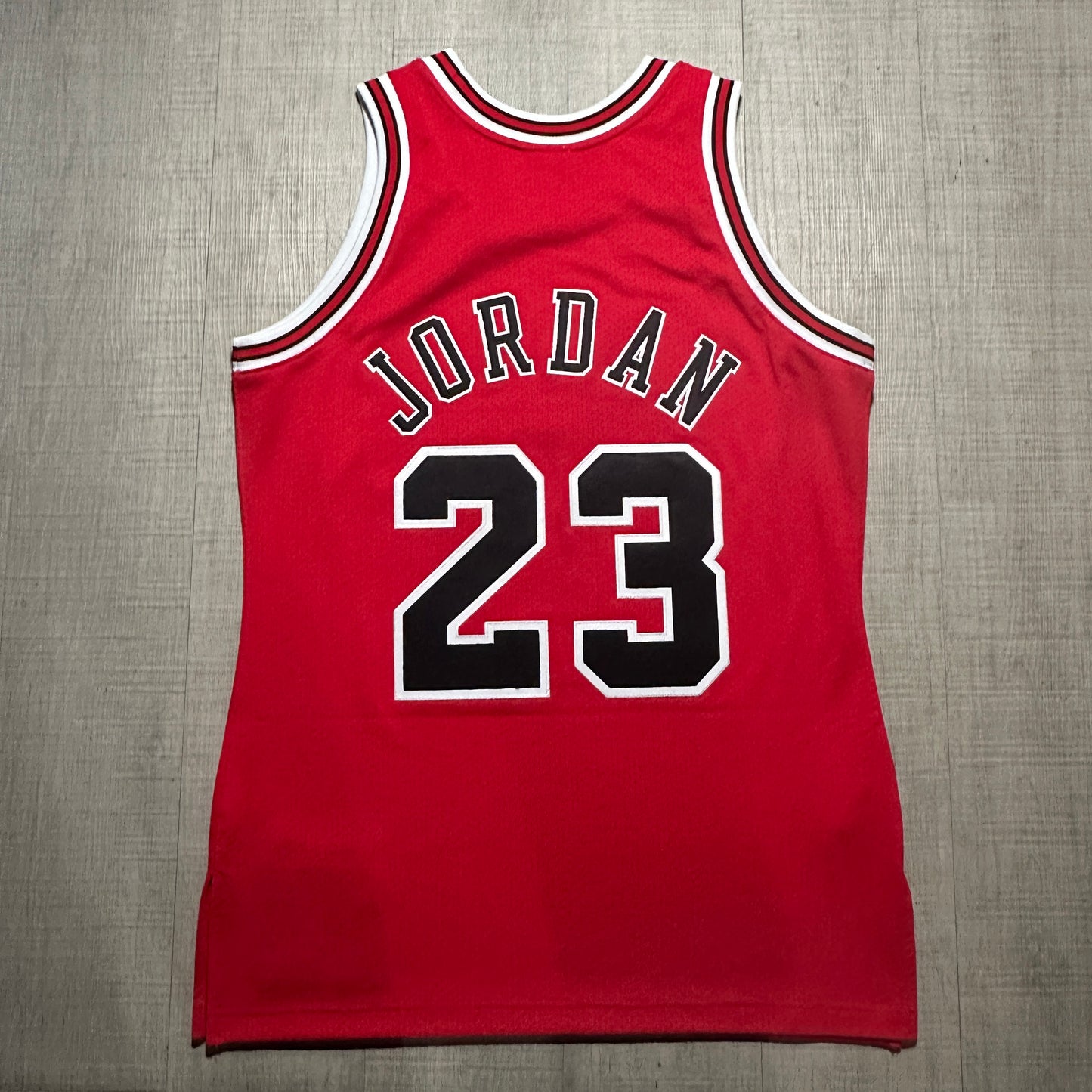 Micheal Jordan Chicago Bulls Authentic 97-98 Mitchell & Ness Jersey