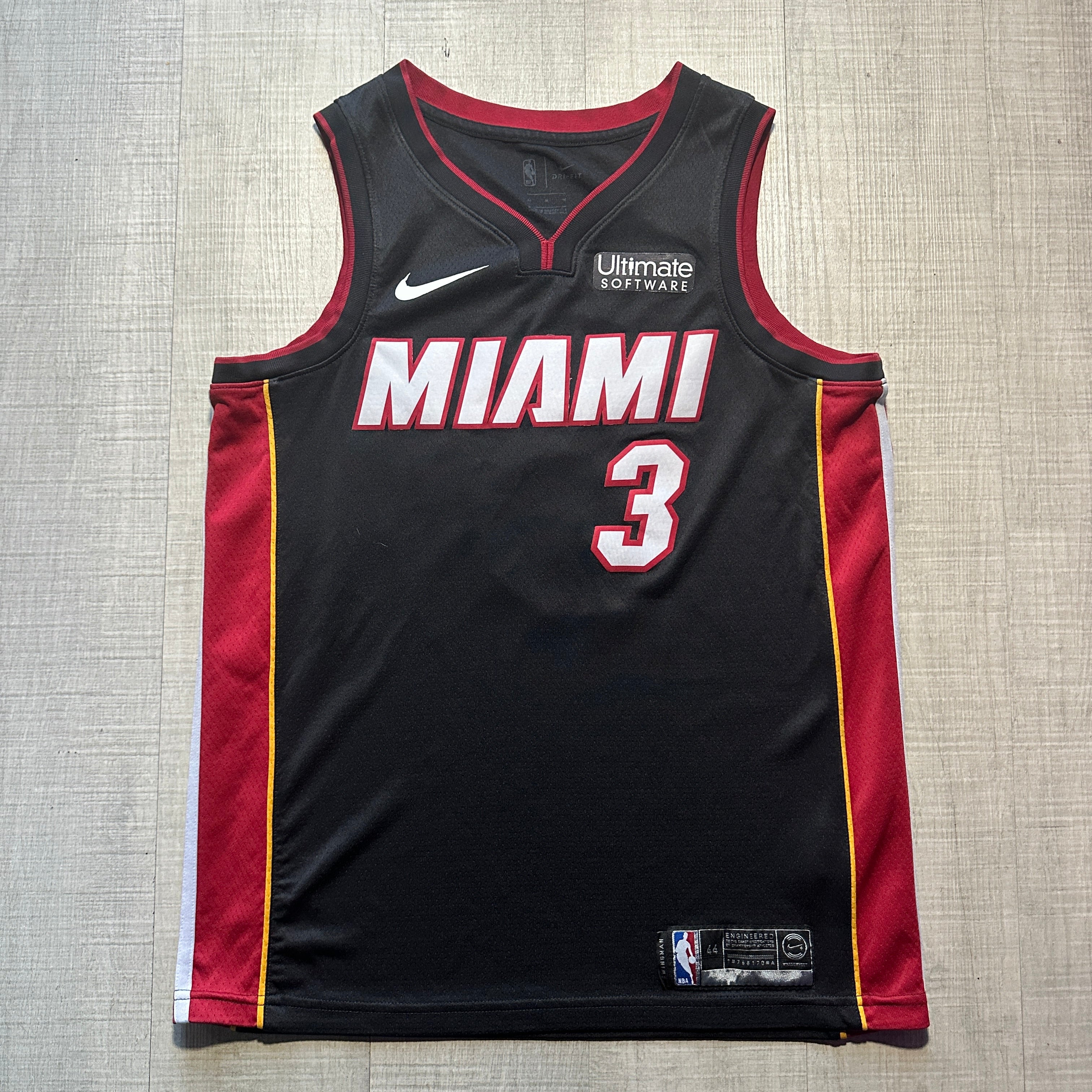 Dwyane Wade Heat offers Icon EditionnnNike NBA Swingman Jersey