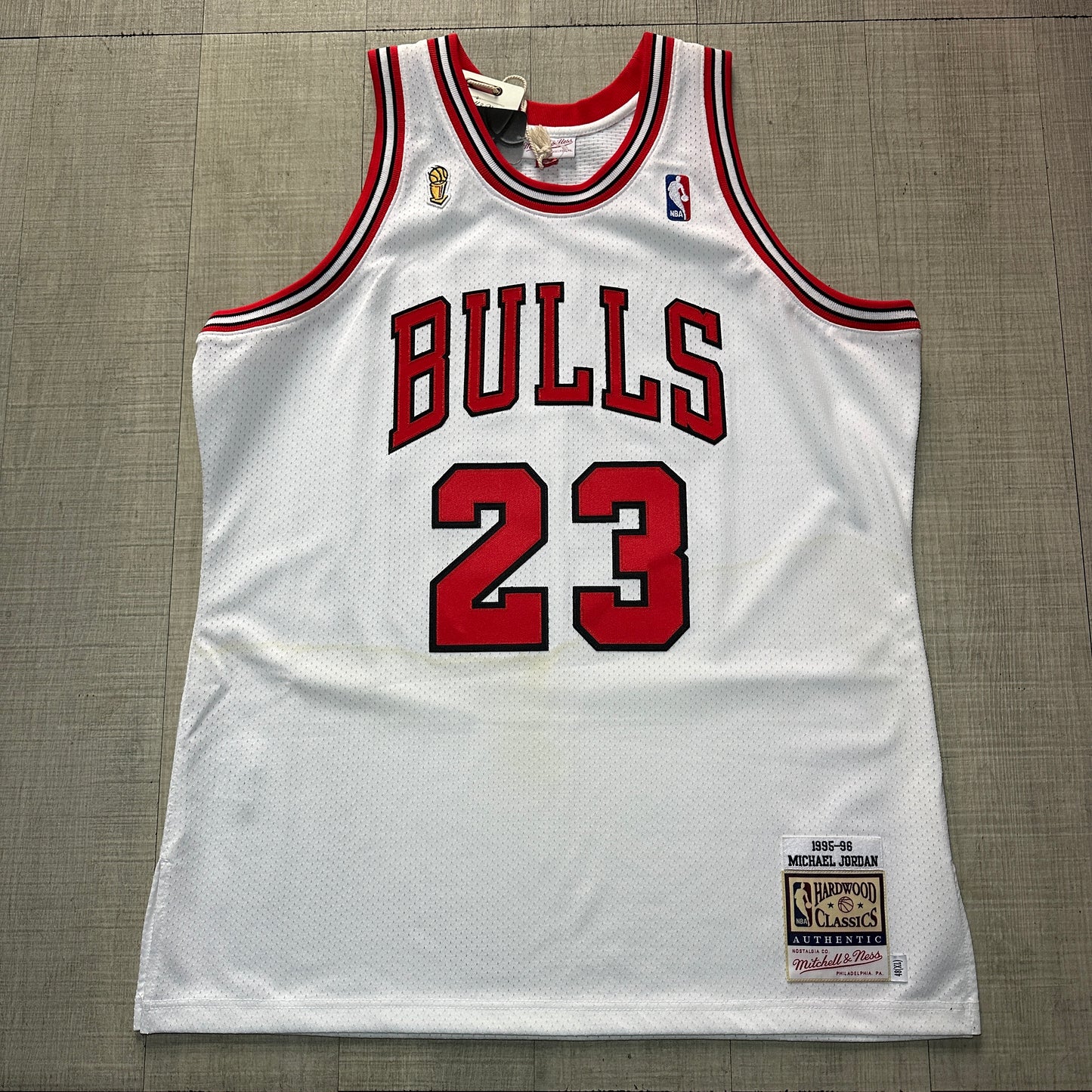 Micheal Jordan Chicago Bulls 95-96 Authentic Mitchell & Ness Jersey
