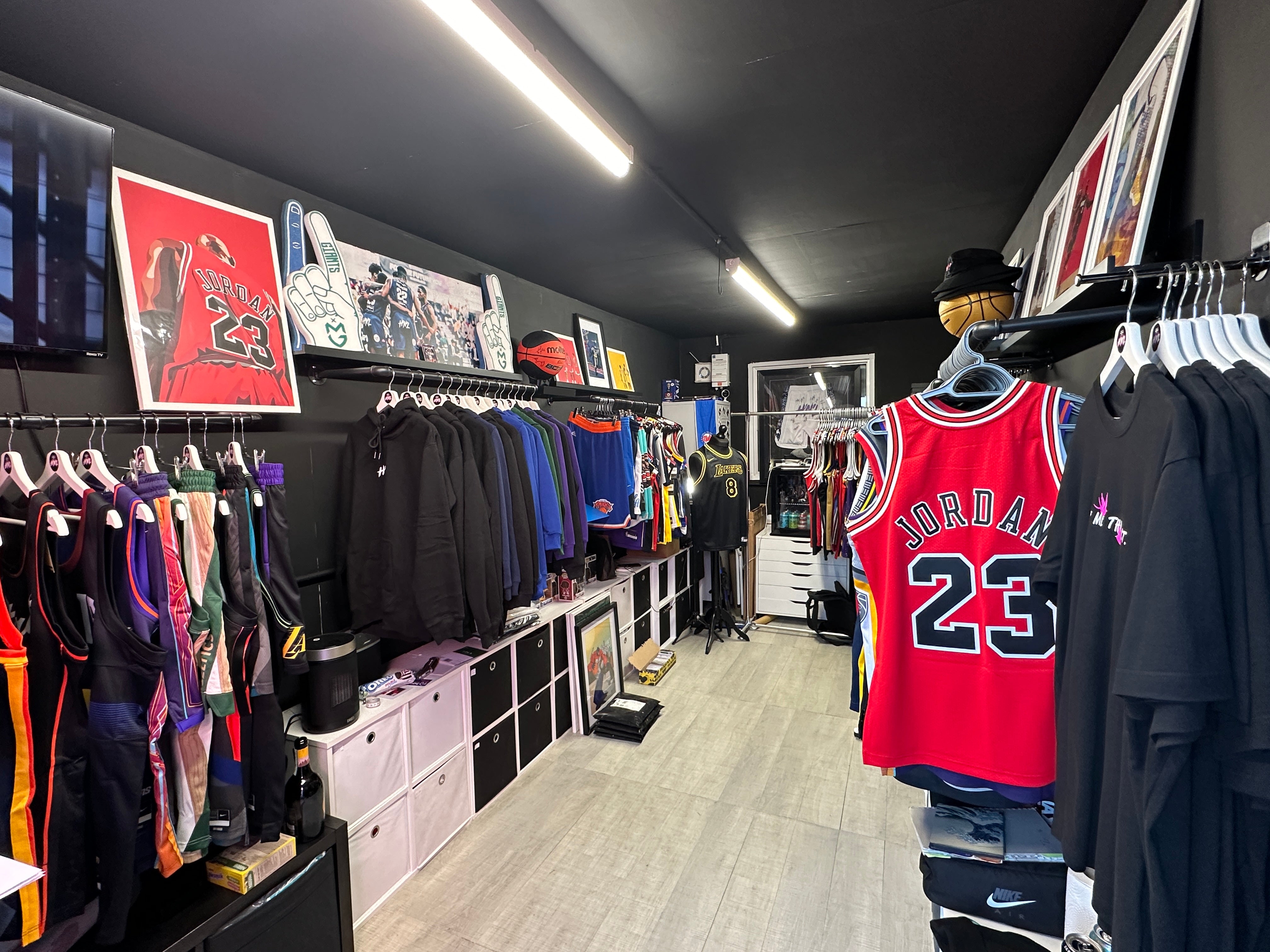 Basket ball clearance shop