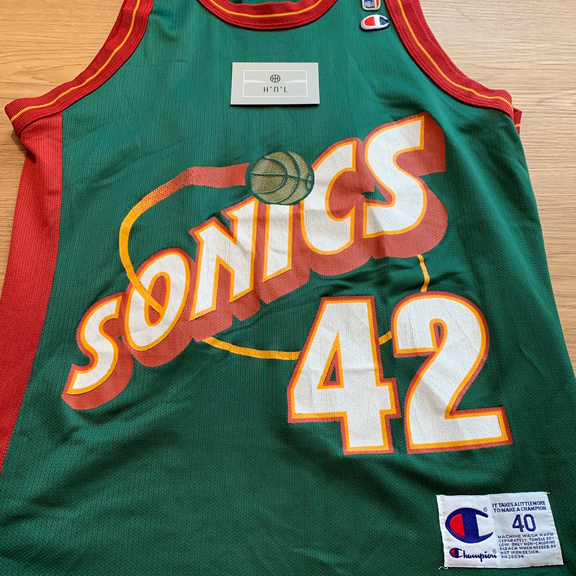 Vintage 1990s Champion NBA Seattle SuperSonics VIN Baker #42 Jersey Sz. Youth L