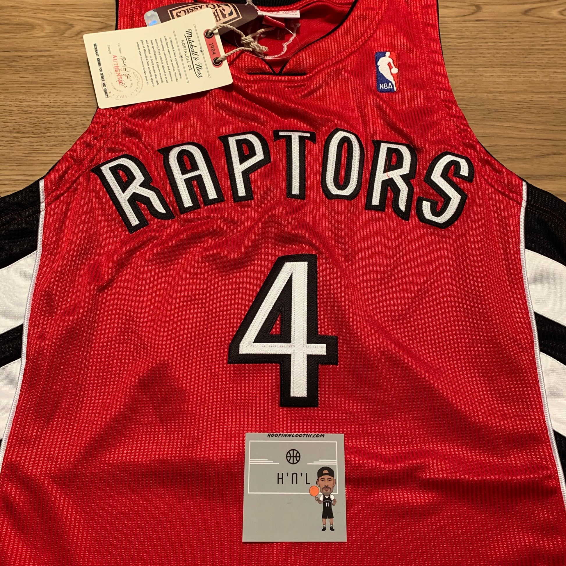 ❌SOLD❌ Chris Bosh Toronto Raptors road alternate jersey size 52 (XXL)  signed on the back. No COA for the auto but it looks good. Jersey is…